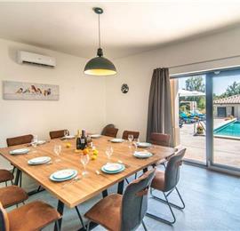 7 bedroom villa with pool in Svetvinčenat, sleeps 14
